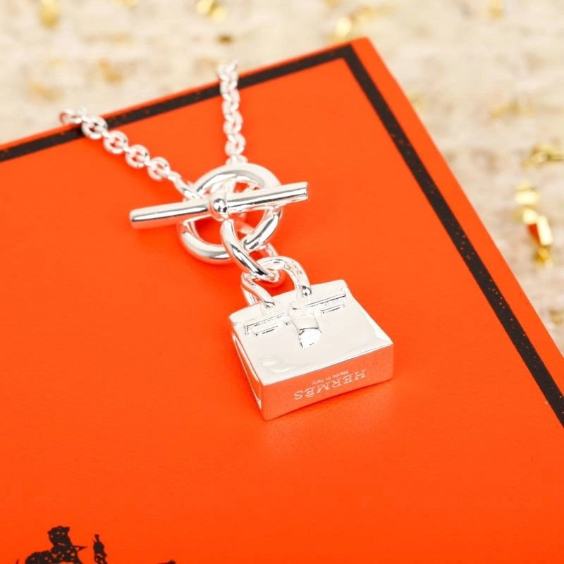 Seasonal Hermes Necklaces 247289