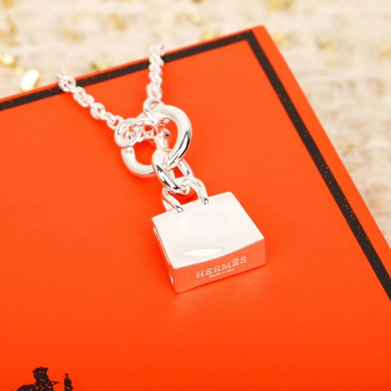 Seasonal Hermes Necklaces 247289