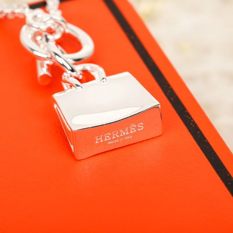 Seasonal Hermes Necklaces 247289