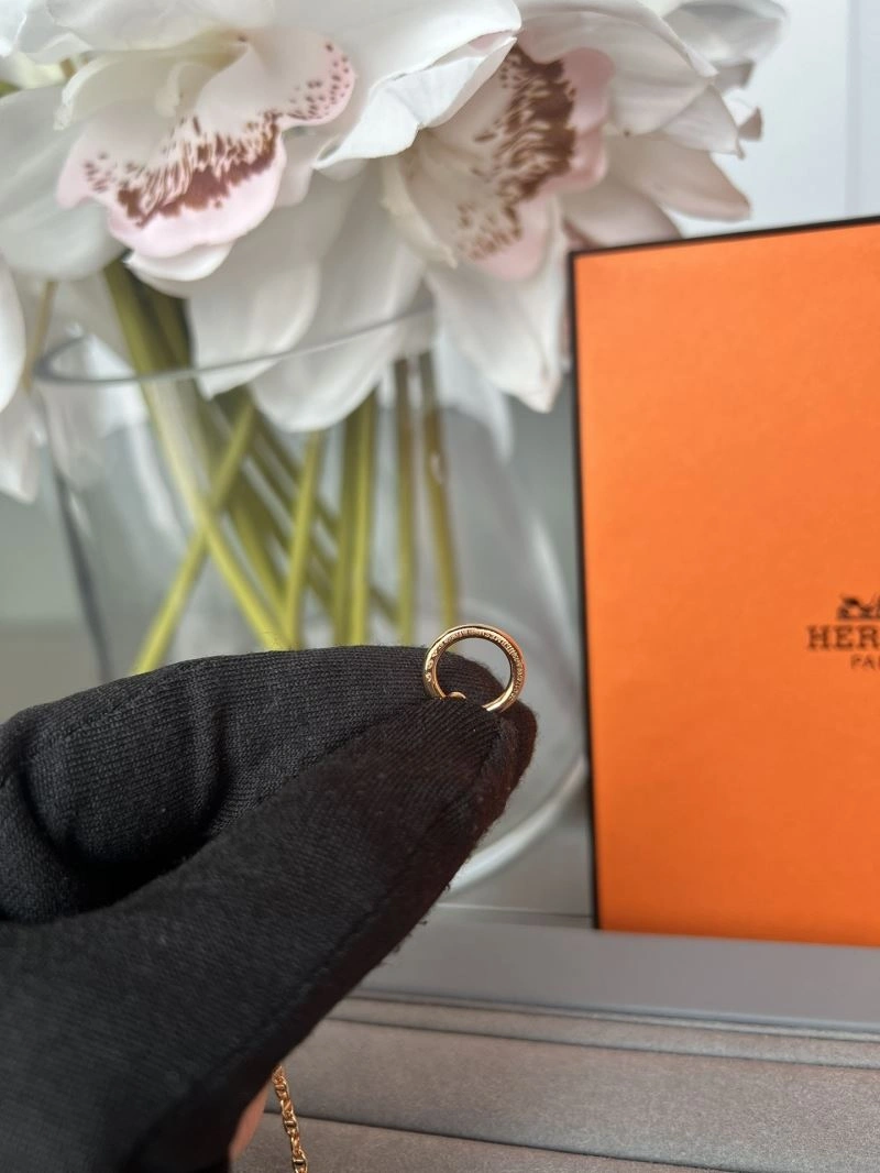 Resilient Hermes Necklaces 247267