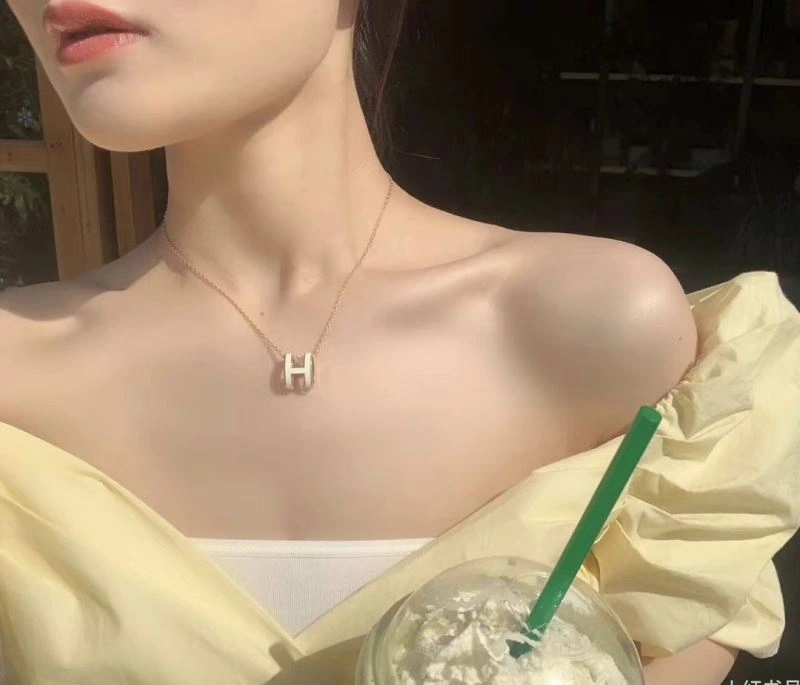 Stylish Hermes Necklaces 247198