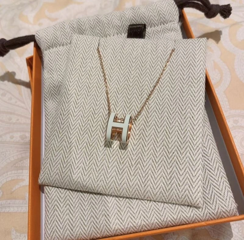 Stylish Hermes Necklaces 247198