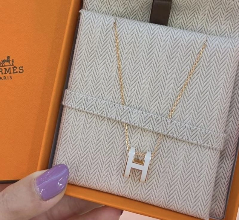 Stylish Hermes Necklaces 247198