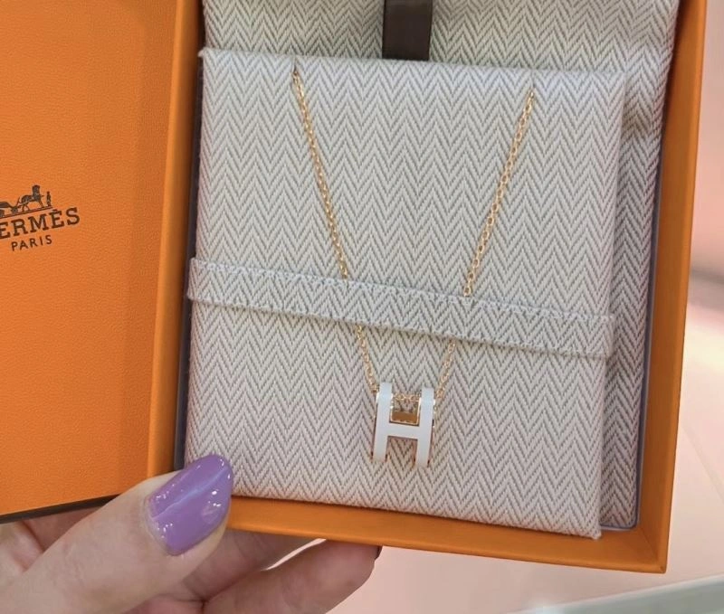 Stylish Hermes Necklaces 247198