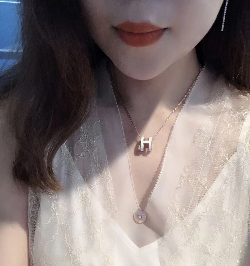 Stylish Hermes Necklaces 247198