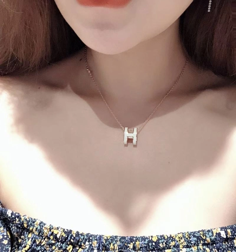Stylish Hermes Necklaces 247198