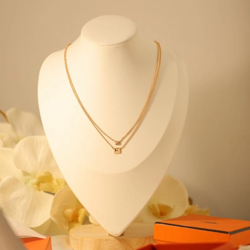 Stylish Hermes Necklaces 247126