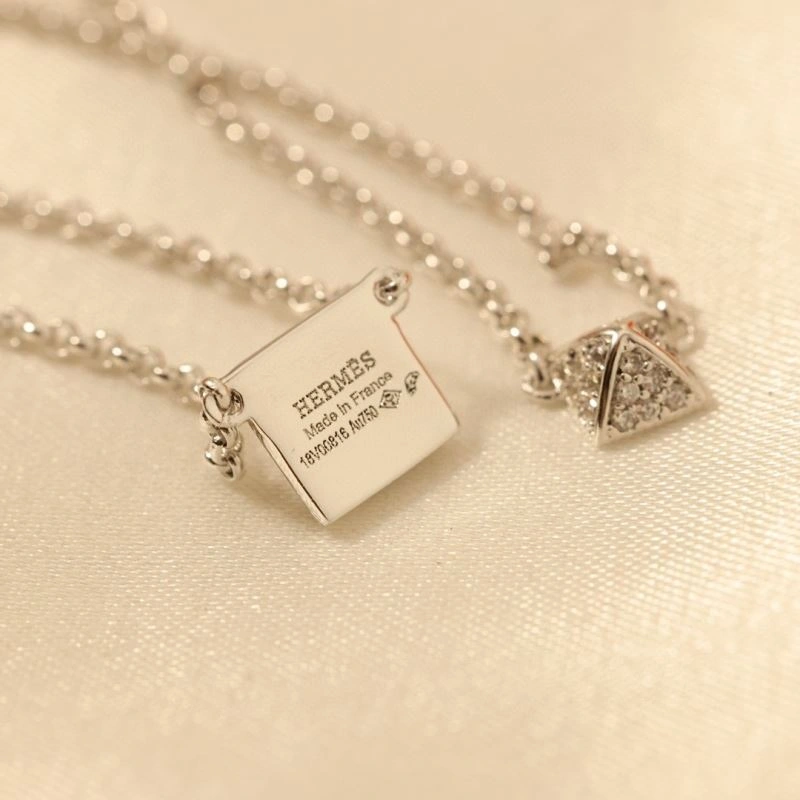 Stylish Hermes Necklaces 247126