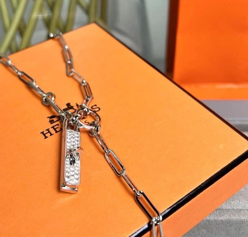 Bold Hermes Necklaces 247029