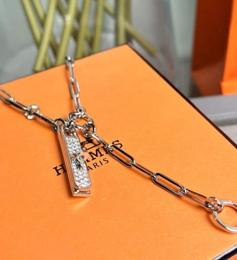 Bold Hermes Necklaces 247029