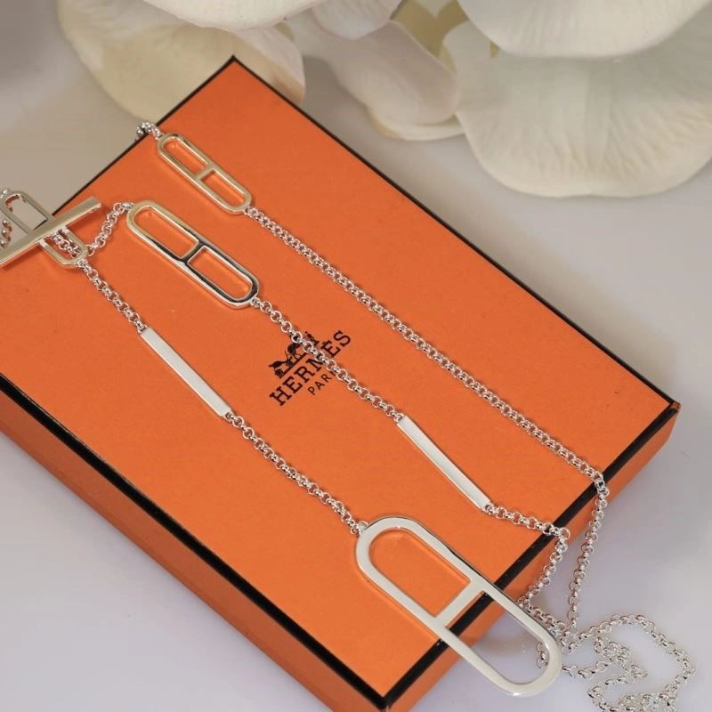EyeCatching Hermes Necklaces 247018