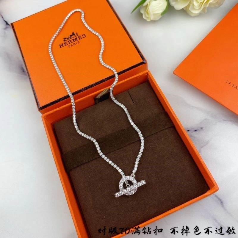 Contemporary Hermes Necklaces 246957