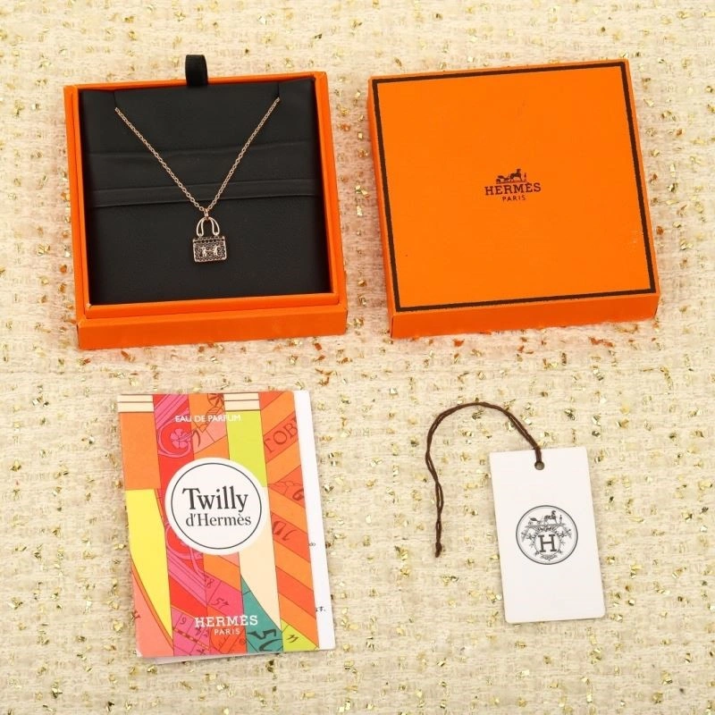 Trendsetting Hermes Necklaces 246885