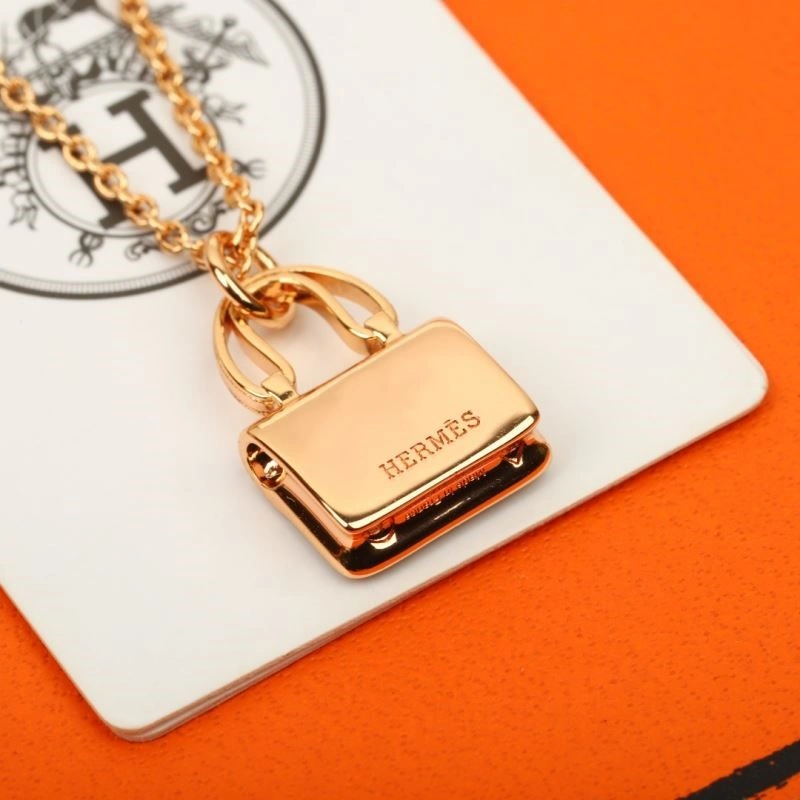 Trendsetting Hermes Necklaces 246885