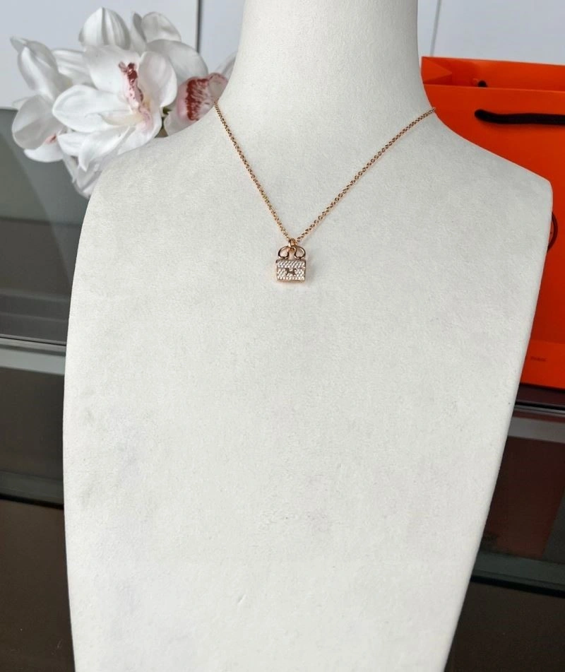 Elegant Hermes Necklaces 246886