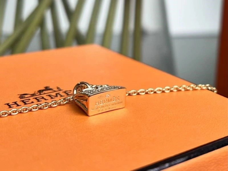 FashionForward Hermes Necklaces 246890