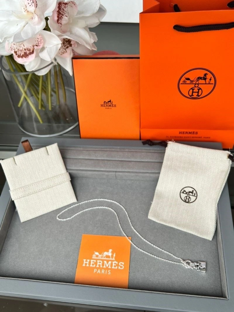 Functional Hermes Necklaces 246876