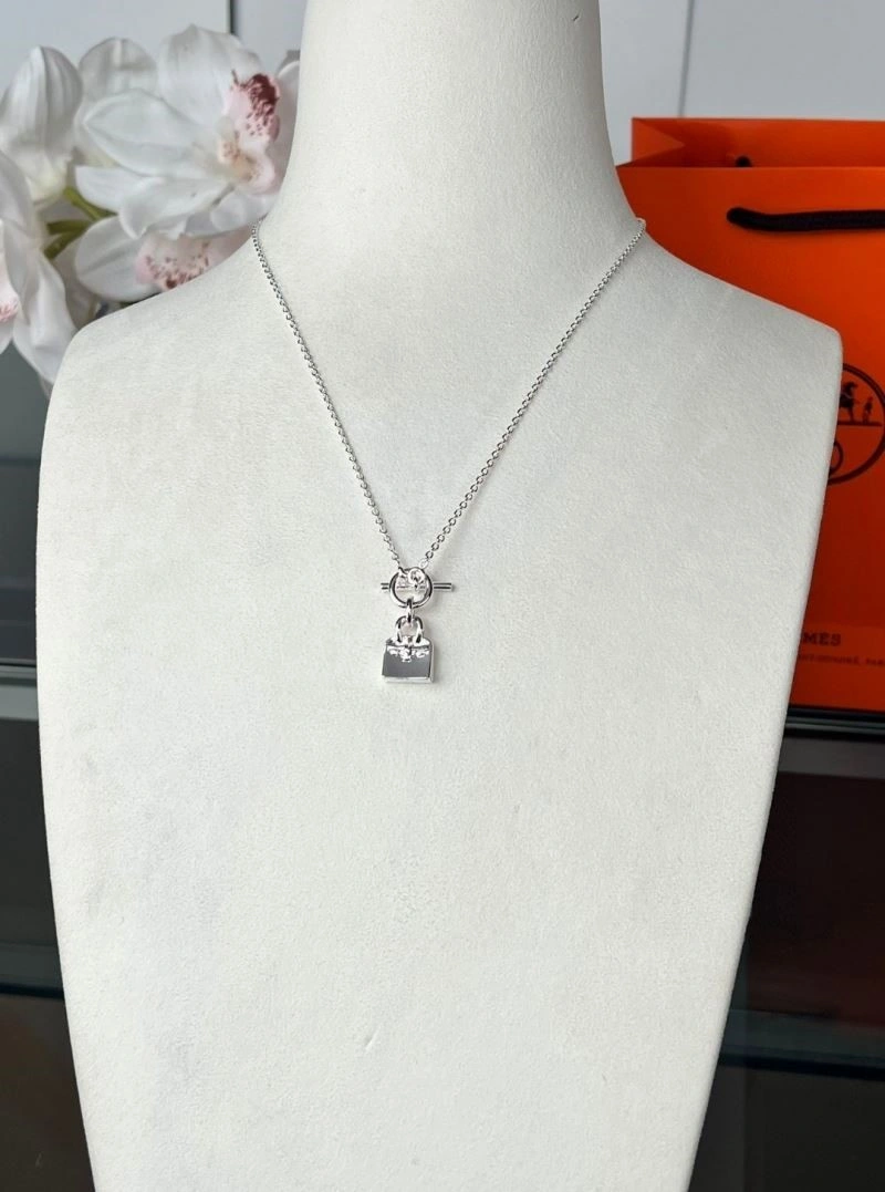 Functional Hermes Necklaces 246876
