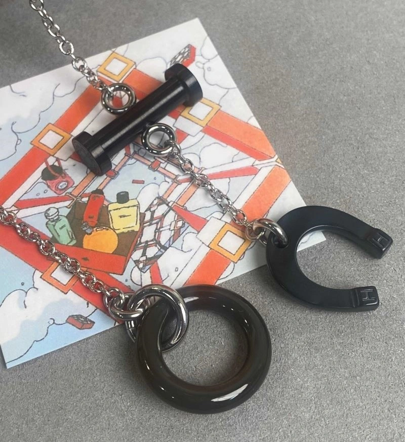Trendsetting Hermes Necklaces 246842