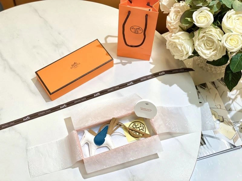 Supportive Hermes Ornaments 270222
