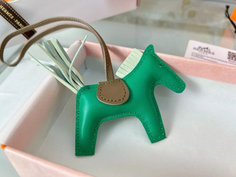 Attractive Hermes Ornaments 270093