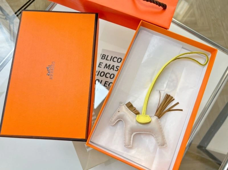 UrbanChic Hermes Ornaments 270084
