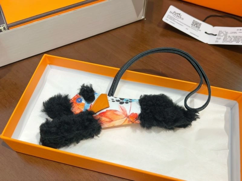 Bold Hermes Ornaments 270036