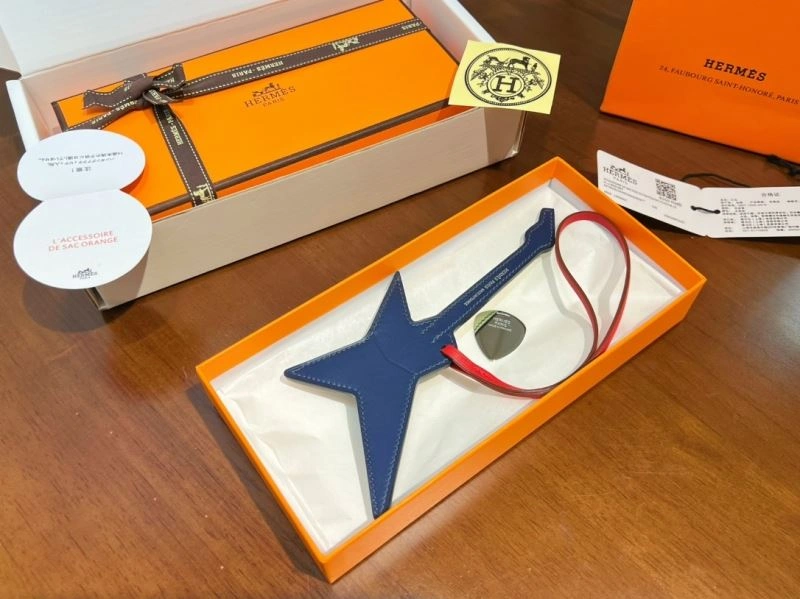 Versatile Hermes Ornaments 270016