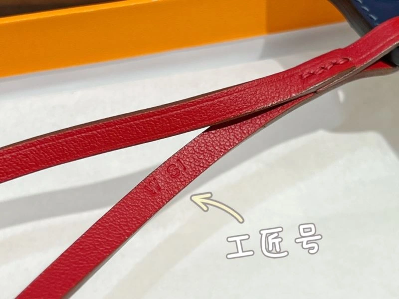 Versatile Hermes Ornaments 270016