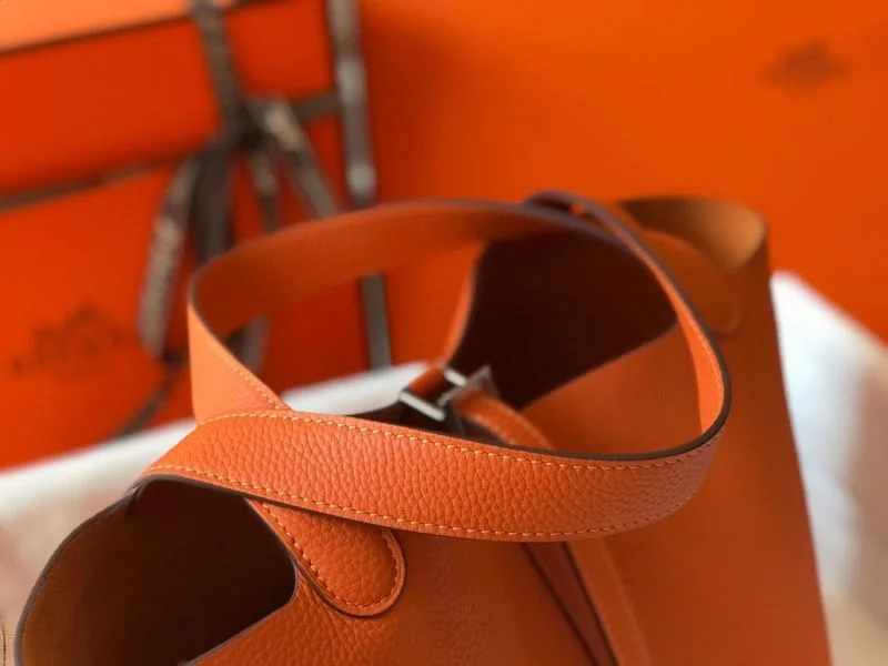 Neat Hermes Picotin Lock 48584