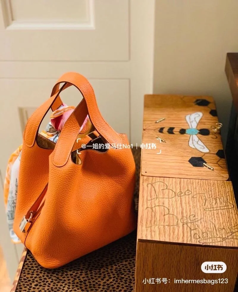 Neat Hermes Picotin Lock 48584