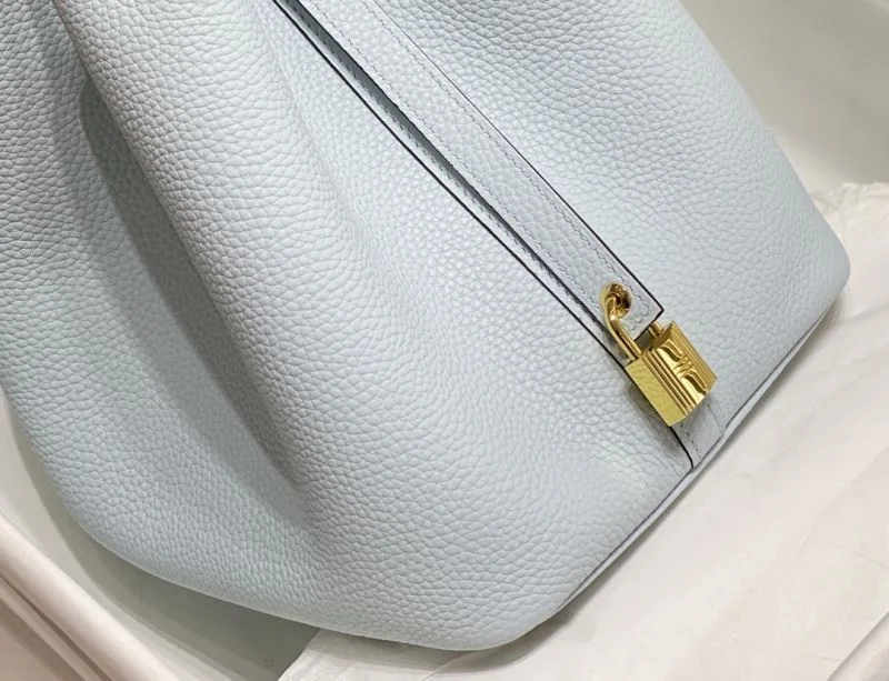Sophisticated Hermes Picotin Lock 48612