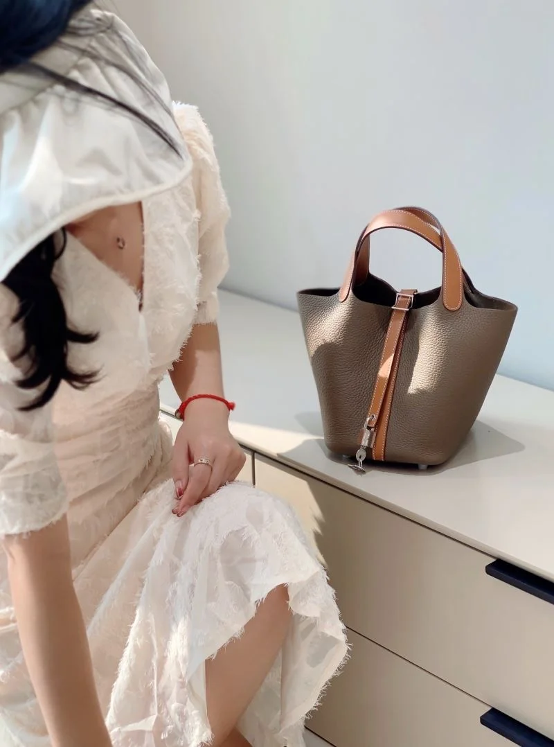 Sophisticated Hermes Picotin Lock 47869