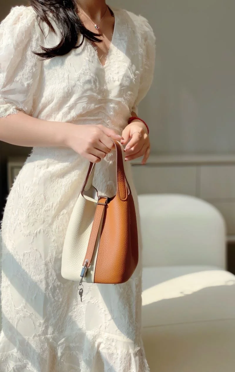 Trendsetting Hermes Picotin Lock 47830