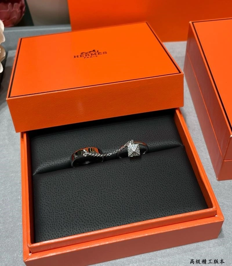 Sleek Hermes Rings 246948