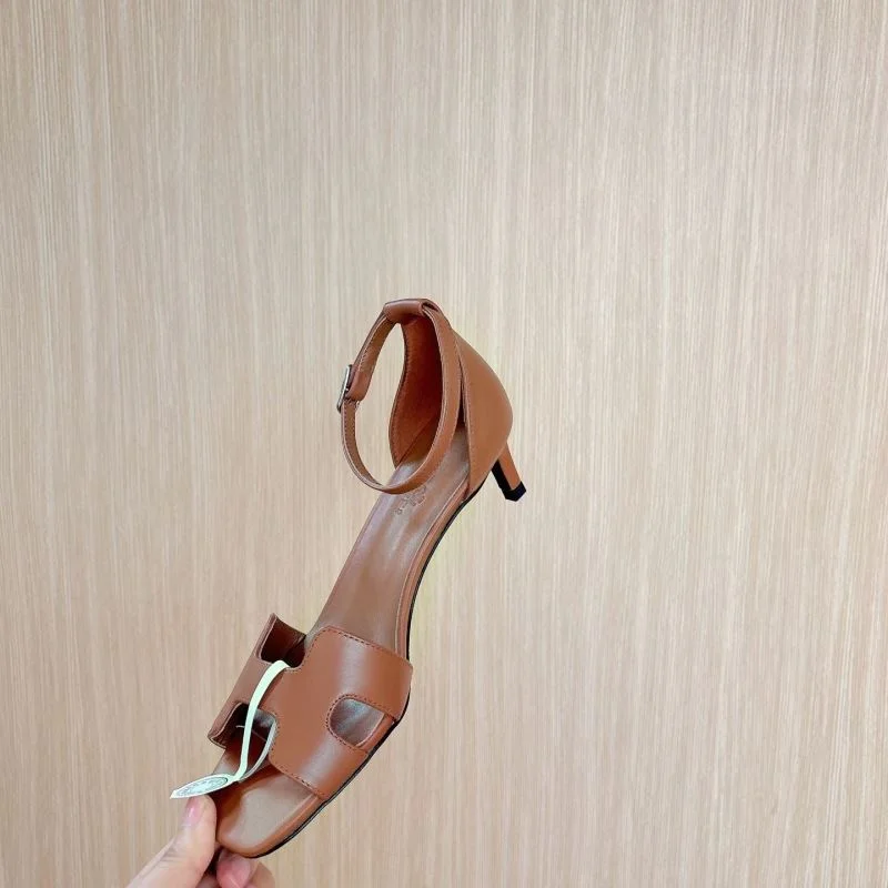 Sleek Hermes Sandals 28438