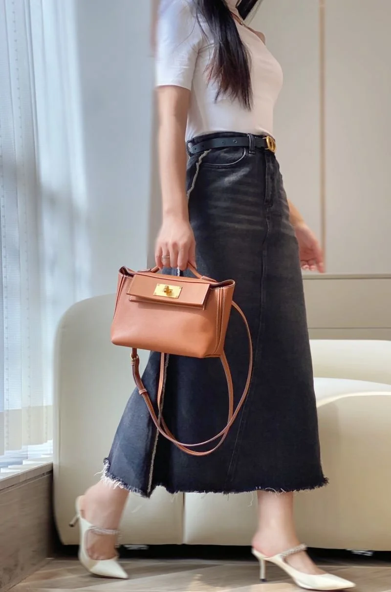 Unisex Hermes Satchel bags 47773