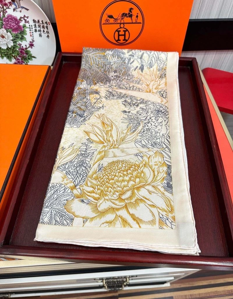Elegant Hermes Scarf 271042