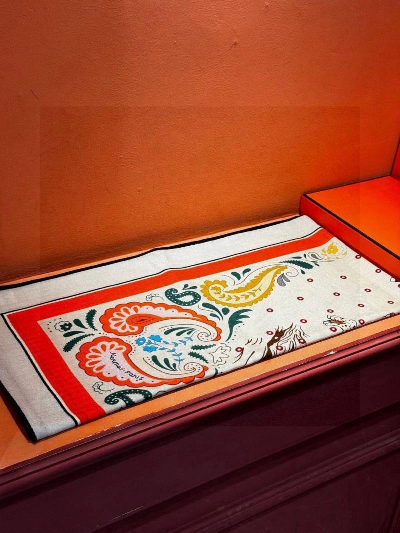 FlexibleFit Hermes Scarf 271024