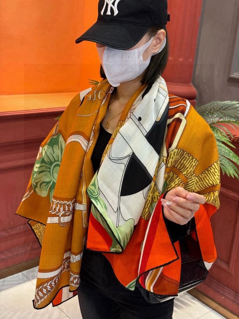 Hermes Scarf Seasonal 271022