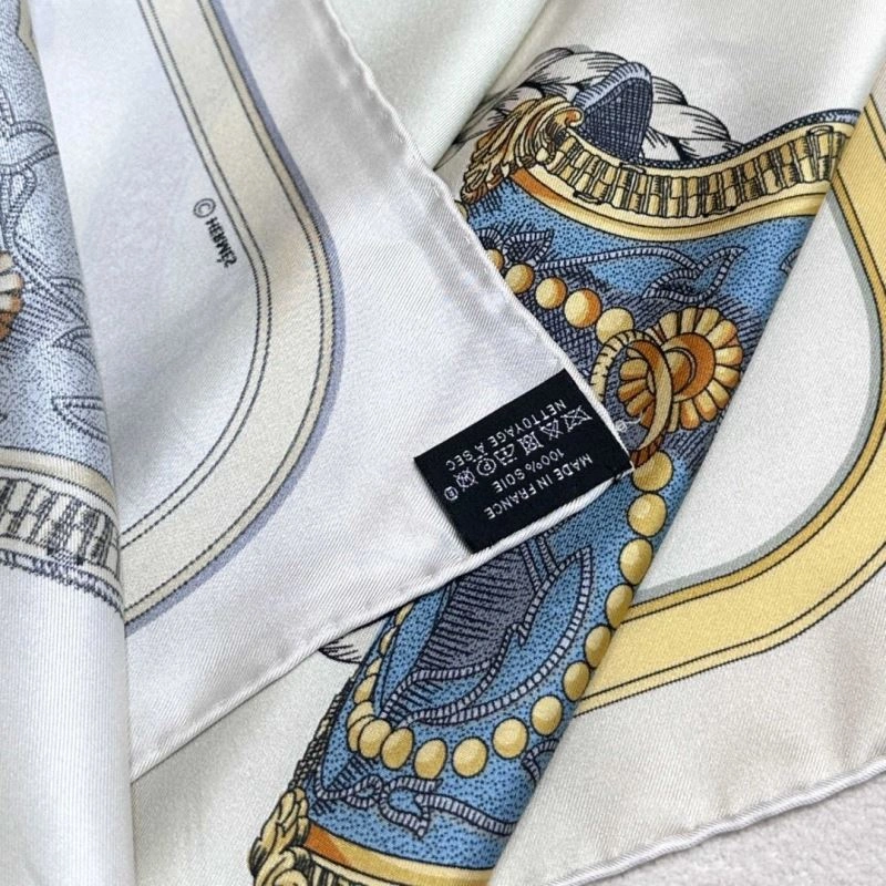 UrbanChic Hermes Scarf 270987