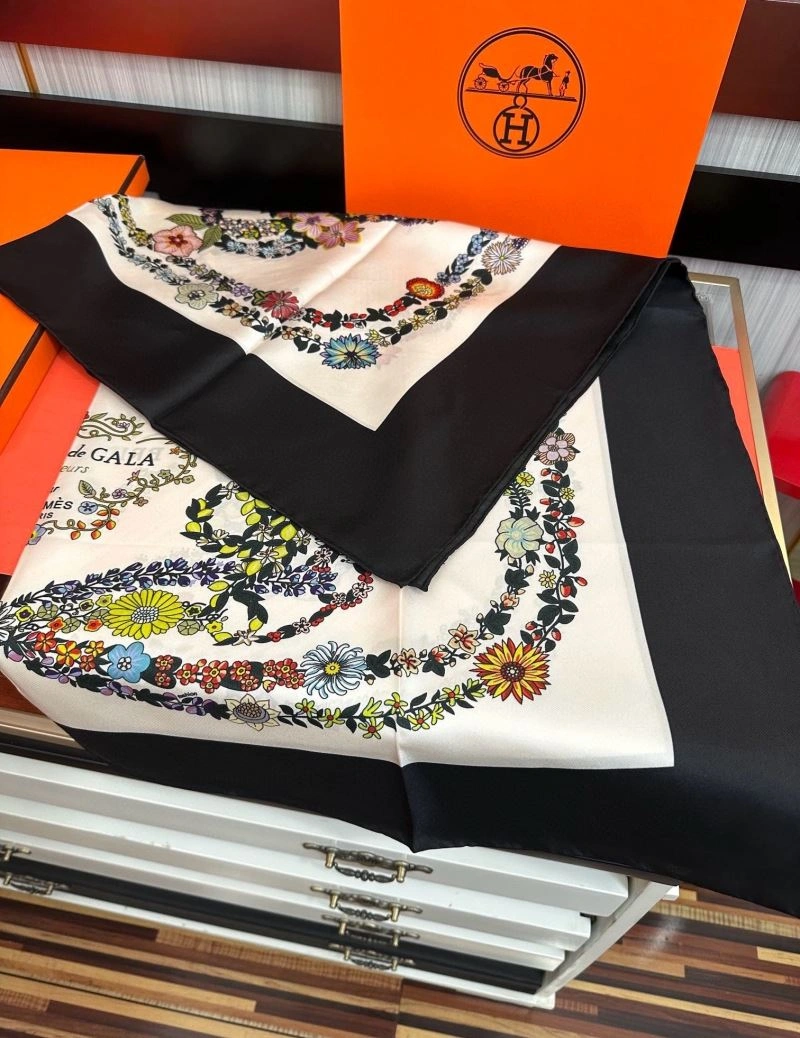 FreshLook Hermes Scarf 271752