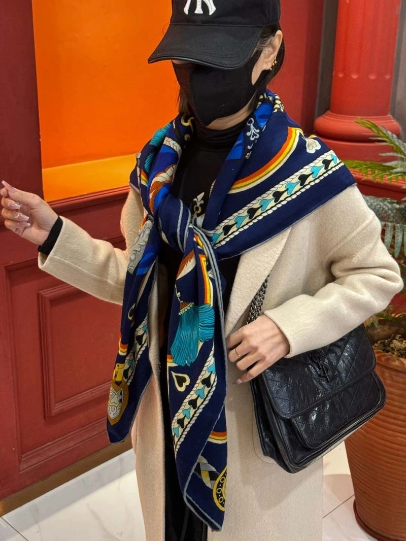 Unisex Hermes Scarf 271574