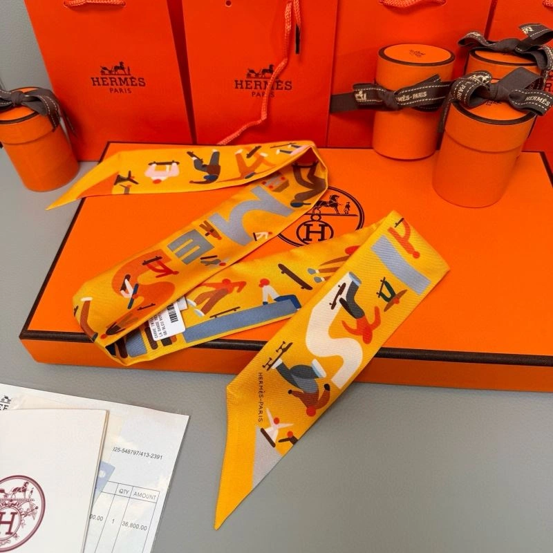 Practical Hermes Silk 272252