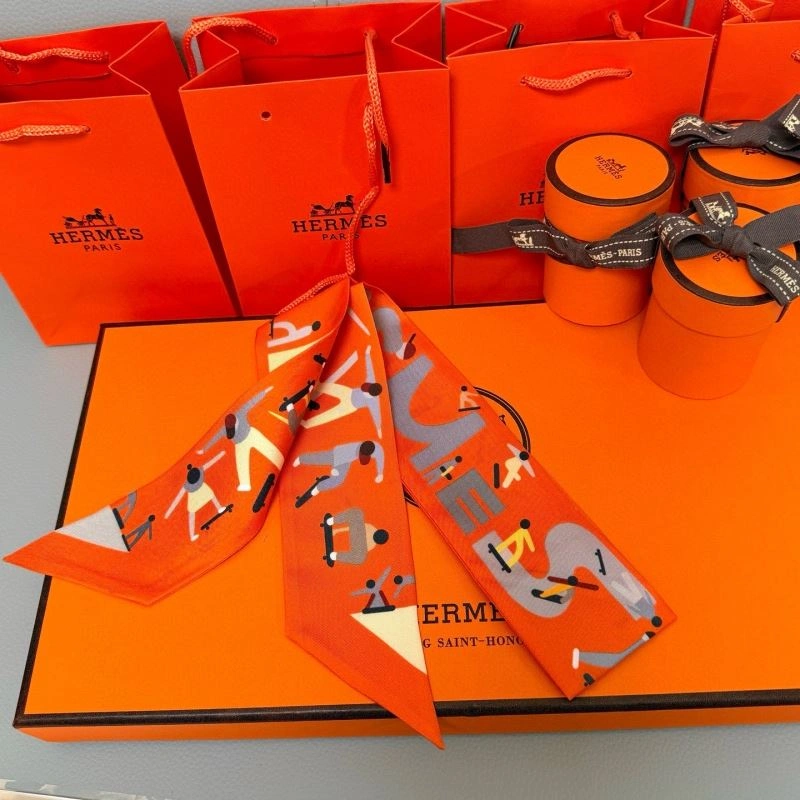 Compact Hermes Silk 272266
