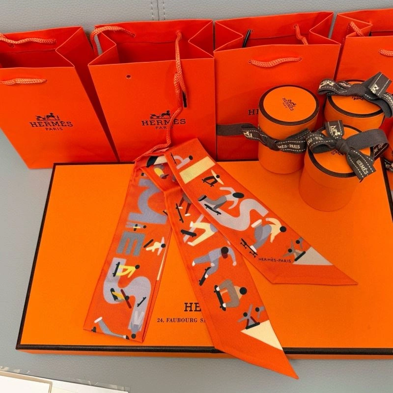 Compact Hermes Silk 272266