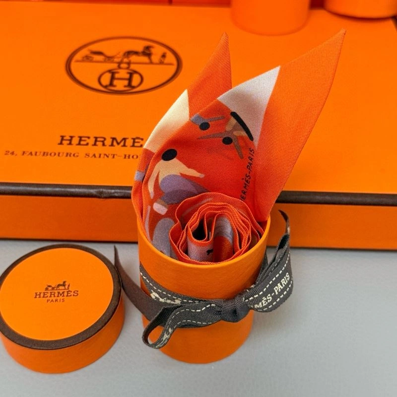 Compact Hermes Silk 272266