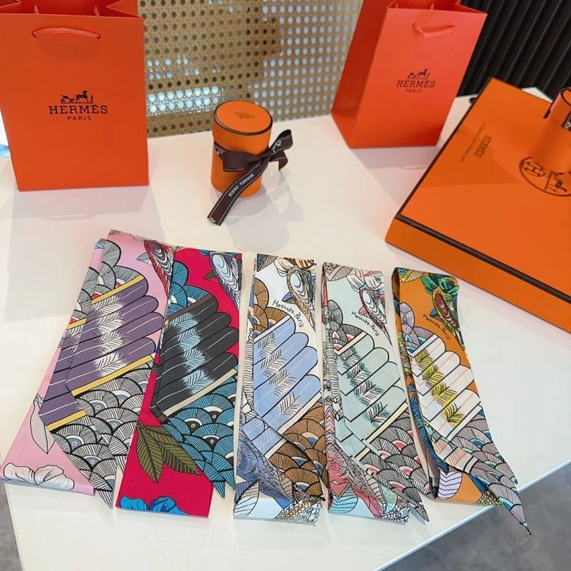 Trendsetting Hermes Silk 272249