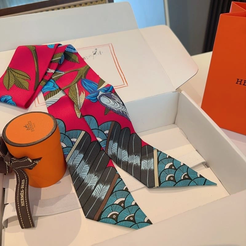 Trendsetting Hermes Silk 272249