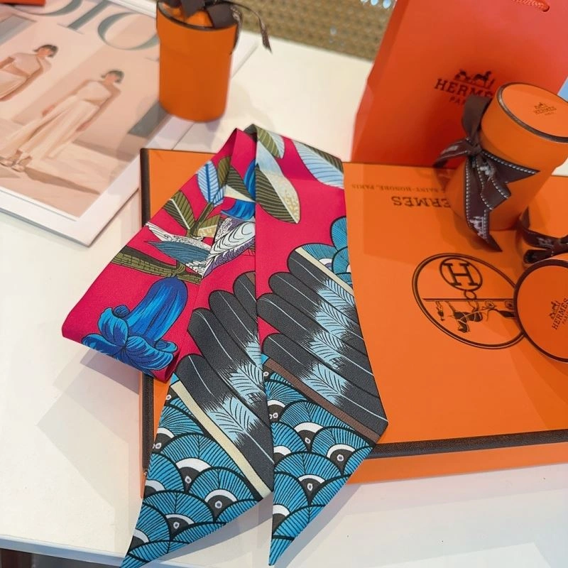 Trendsetting Hermes Silk 272249